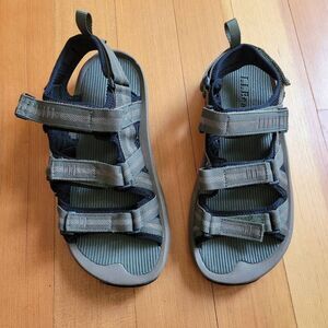 L.L. Bean monheagan men's sandals vertigrip size 8 gorpcore outdoors utility